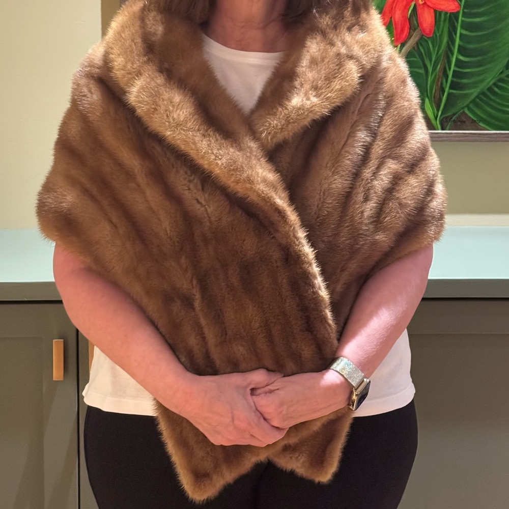VINTAGE Holt Renfrew Fur Stole - Picture 8 of 9